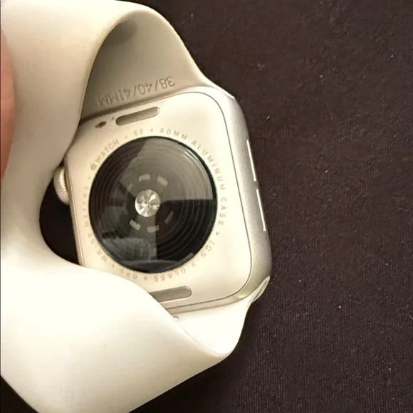 Apple Watch SE (2nd gen) - Picture 3 of 6